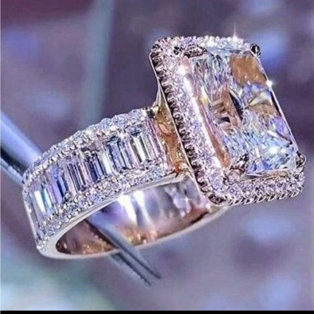 Rose Gold Radiant-Cut Diamond Ring – Statement Luxury ✨